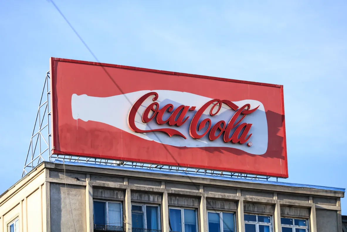 panneau d'affichage publicitaire de coca cola