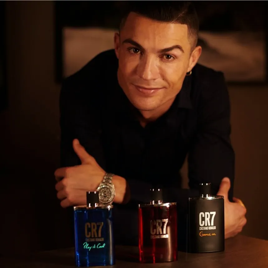 cristiano ronaldo marknadsför sitt varumärke cr cristiano ronaldo marknadsför sitt varumärke cr